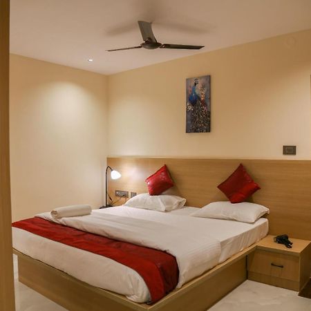 Lumis Studio Apartment Haiderabad Buitenkant foto
