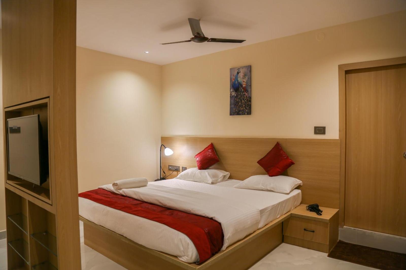 Lumis Studio Apartment Haiderabad Buitenkant foto